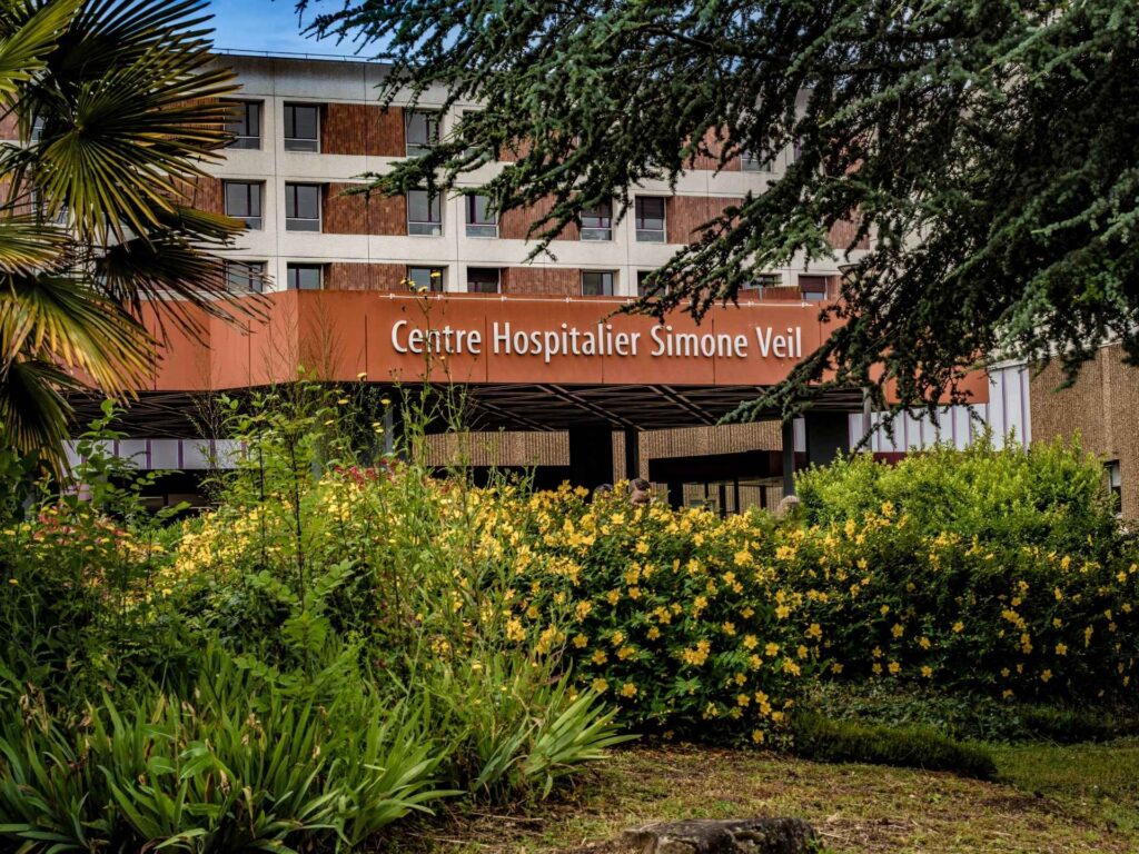 Centre Hospitalier Simone Veil de Beauvais - vue de devant