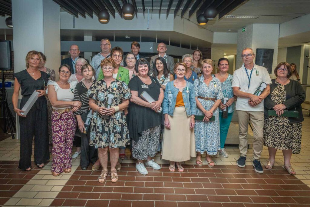 Remise médaille travail RH Céremonie groupe (3)